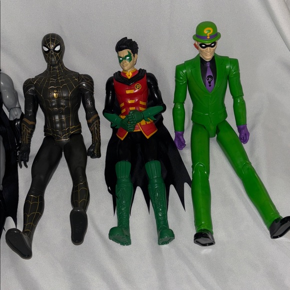 Action Figure Set - Picture 3 of 3